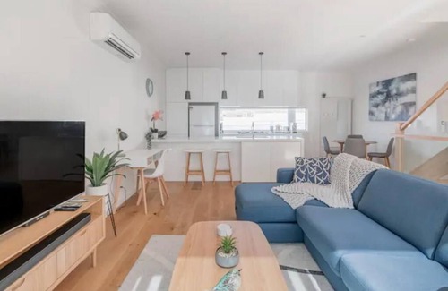 Port Melbourne House | Perfect Port Melbourne Townhouse