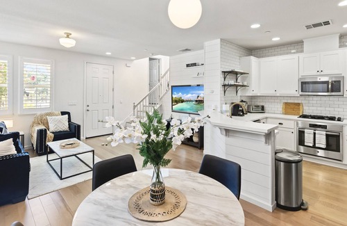 Nut Tree House | Perfect Private Getaway in the Heart of Fairfield!