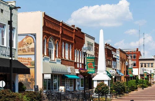Hickory Apartment | Perfect Private King Room in the Heart of Hickory!