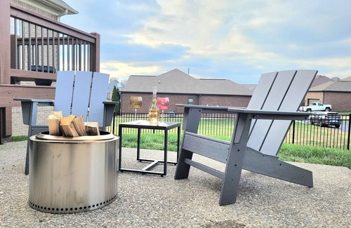 Simpsonville House | Perfect ranch style home for the Bourbon Trail w/screened-in porch