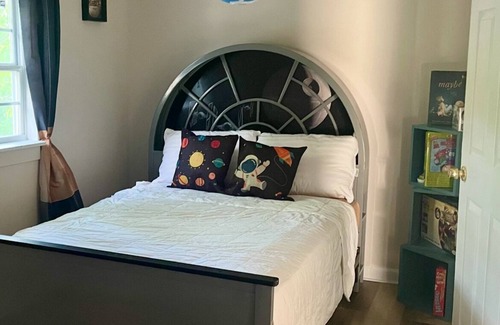 Atlanta House | Perfectly located cute clean family friendly 4-bdrm house in upper westside ATL.