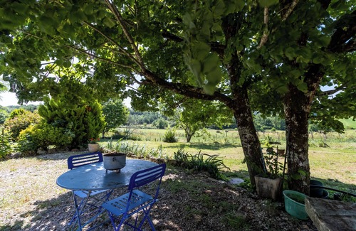 Sainte-Foy-de-Longas House | Périgord Farmhouse "Chez Reine" – Authenticity and Tranquility in the Heart of Nature