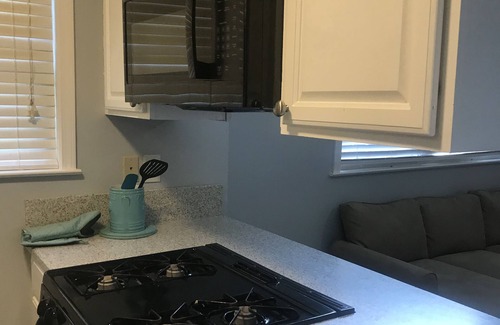 Sloans Valley Apartment | Pet Friendly 1 Bedroom Apartment; Quiet & Secluded - 1/2 hour from town