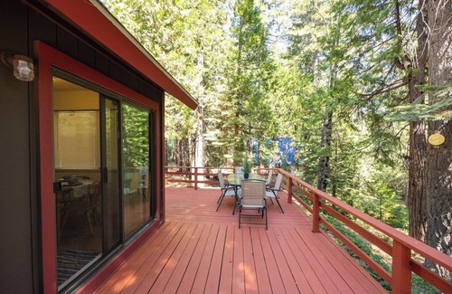 Alta Cabin | Pet friendly 2BR/1BA cabin close to Sugar Bowl, Truckee and Tahoe Nt'l Forest