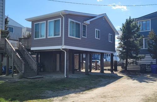 Dewey Beach House | Pet friendly 3rd house back from ocean. Friday to Friday rentals in the summer.
