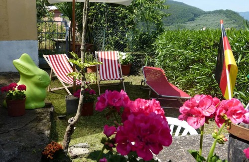 Casanova Lerrone Apartment | Pet-Friendly Apartment 'Casa dei Fiori' with Mountain View & Wi-Fi