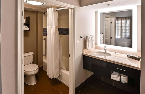 Plantation Resort | Pet-friendly and Modern 2BR Suite w/Kitchen! Outdoor Pool, FREE Breakfast!