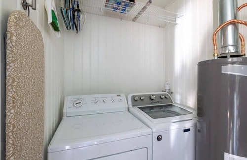 Idledale Cabin | Pet Friendly Artsy Cabin Near Red Rocks Evergreen