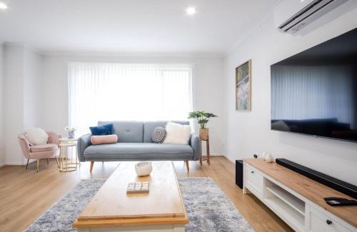 Battery Hill House | Pet Friendly Battery Hill Home away from Home