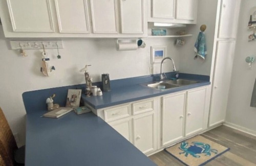 Surfside Beach House | Pet-Friendly Beach House w/Yard, Screened Porch & Walk to Beach!