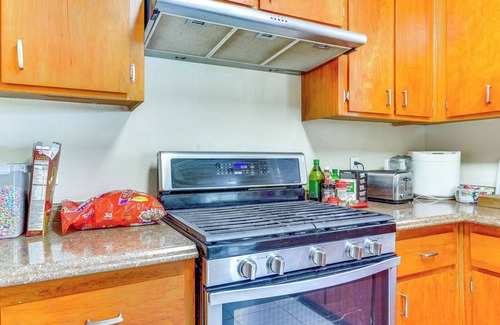 Brentwood House | Pet-Friendly Brentwood House w/Gas Grill!