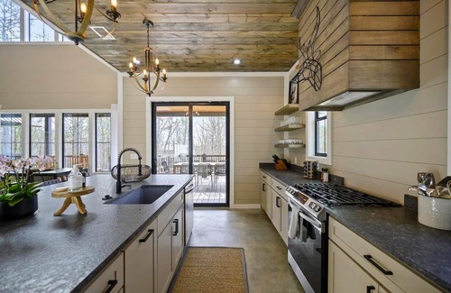 Hochatown Cabin | Pet-Friendly Cabin w/Heated Pool, Games, Hot Tub