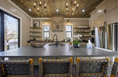 Hochatown Cabin | Pet-Friendly Cabin w/Heated Pool, Games, Hot Tub