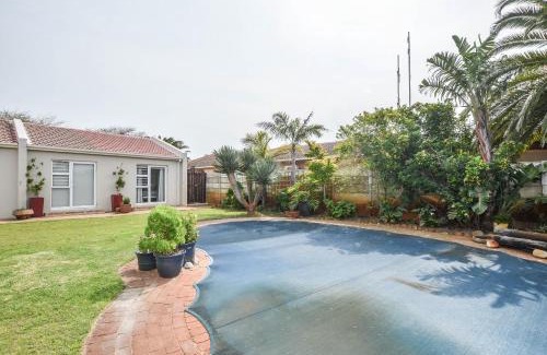 Bloubergstrand Apartment | Pet friendly & Close to Beach at 2 Saasveld