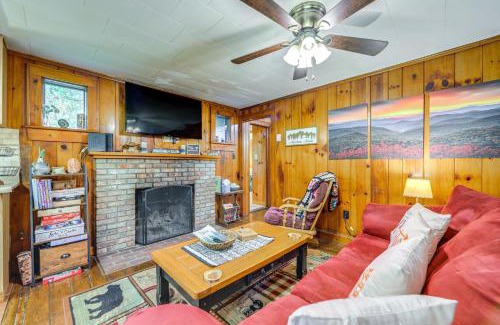 Maggie Valley House | Pet-Friendly Creekside Cabin with Pool Access!