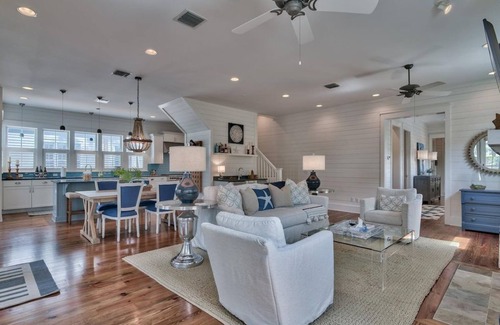 Forest District House | Pet Friendly Designer Home with Private Pool, Golf Cart and Bikes