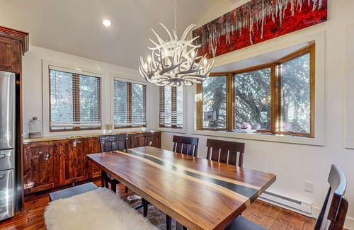 South Snyderville Basin House | Pet-friendly duplex w/mountain views, 2 en suite bedrooms, shared firepit, deck