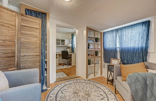 Colorado Springs Cottage | Pet Friendly Home! Quick Walk to Old Colorado City