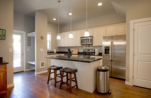 Central Tacoma House | Pet-Friendly Haven Centrally Located: 5 Minutes from Downtown Tacoma!