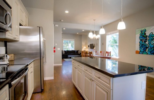 Central Tacoma House | Pet-Friendly Haven Centrally Located: 5 Minutes from Downtown Tacoma!