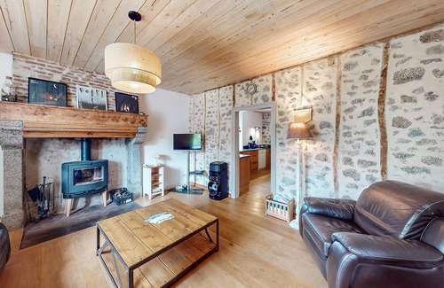 Saint-Estephe House | Pet friendly home in SAINT ESTEPHE