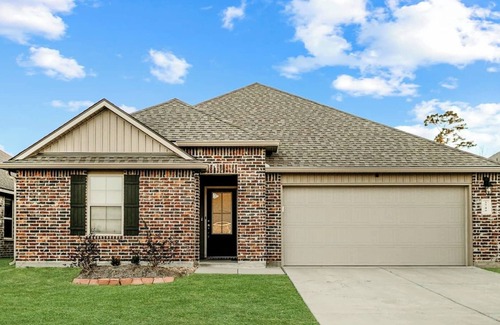 Lake Charles House | Pet-Friendly Home Base with Fenced Yard & Dedicated Office Room