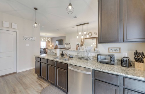 Manor House | Pet-Friendly Home w/Fenced Yard in Manor