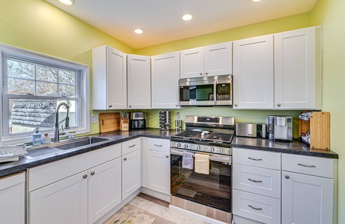 Town of Richmond Cottage | Pet-Friendly Honeoye Cottage Rental: Walk to Lake!