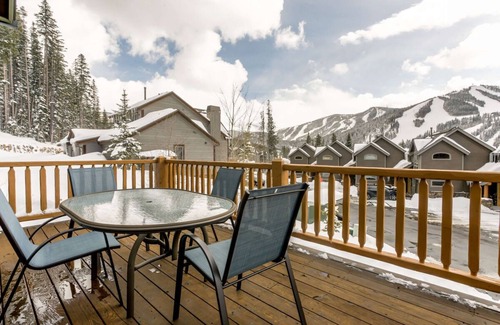 Winter Park House | 🐾 PET-FRIENDLY | Lakota Antlers 300 | Alpenglow Hot Tub Views | Game Room!