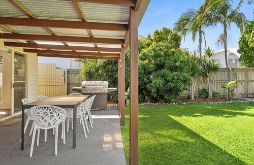 Marcoola House | Pet Friendly Marcoola Surfside Escape