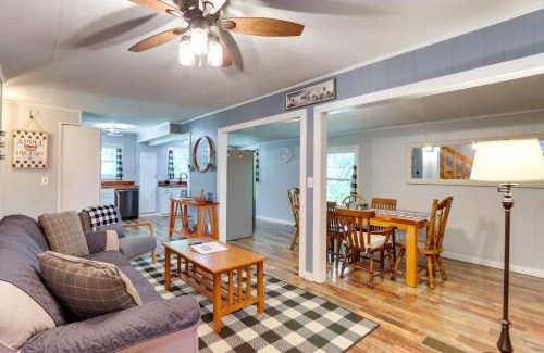 Murphy House | Pet-Friendly Murphy Home Grilling Deck and Fire Pit