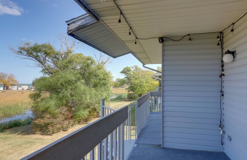 Oak Harbor Condo | Pet-Friendly Oak Harbor Condo: Walk to Lake!