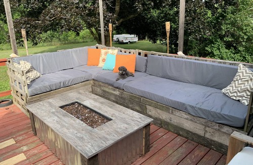 North Branford House | Pet Friendly Private Room with large fenced in yard.