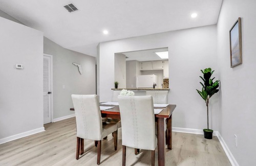 Golden Glades - The Woods House | Pet-Friendly Rental, Pool Table, 7 Min to Mayo Clinic!