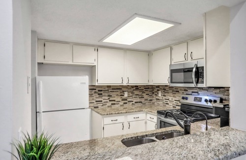 Golden Glades - The Woods House | Pet-Friendly Rental, Pool Table, 7 Min to Mayo Clinic!