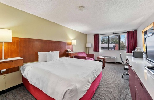 Cedar City Hotel | Pet-Friendly Retreat w/Pool Access & Breakfast! Near Dixie National Forest!