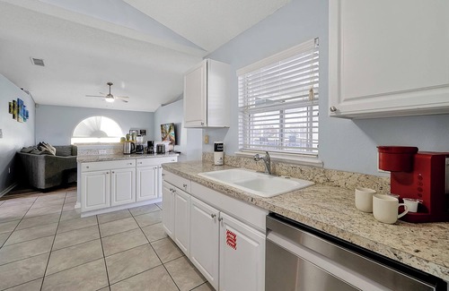 Sunridge Woods House | Pet-Friendly | Saltwater Pool, Hot Tub & BBQ