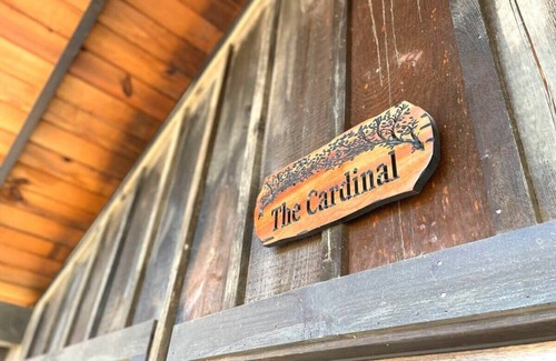 Elm Mott Ski Chalet | Pet Friendly The Cardinal Cabin 15MIN to Magnolia