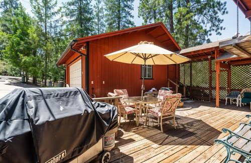 Groveland House | Pet Friendly The Hideout Yosemite Home