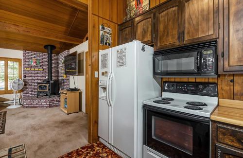 Groveland House | Pet Friendly The Hideout Yosemite Home