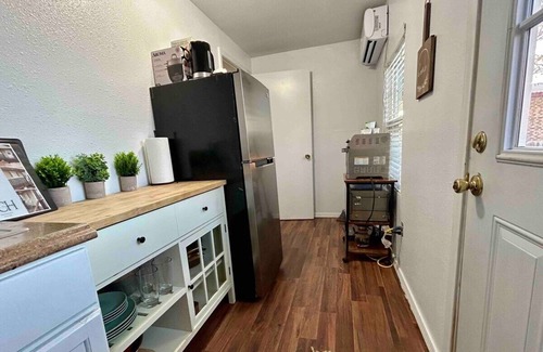 West Odessa Cabin | Pet-Friendly Tiny House | King Bed | Private Land