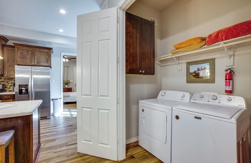 Tomball Cottage | Pet-friendly Tomball Home: Walk to Main Street!