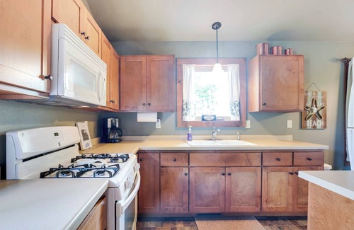Townsend Cabin | Pet-Friendly Wisconsin Cabin on Lake w/Fire Pit!