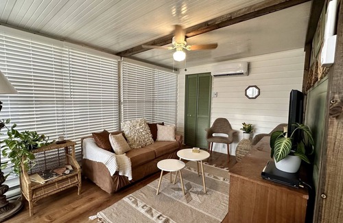 Arcadia Ski Chalet | Pet friendly with King Bed & Resort Pool