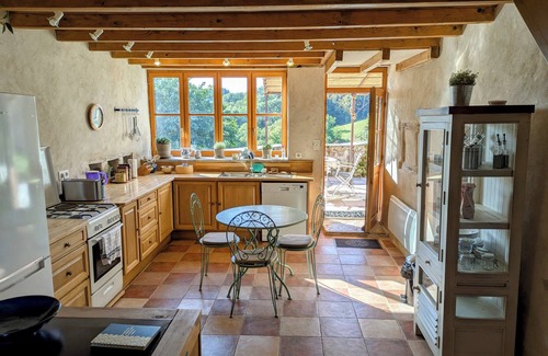 Chiddes House | Petit Gite with swimming pool and stunning views in the heart of the hills