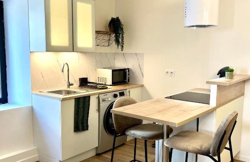 Albertville Apartment | « Petit Paris » - T2 centre ville Parking/balcon