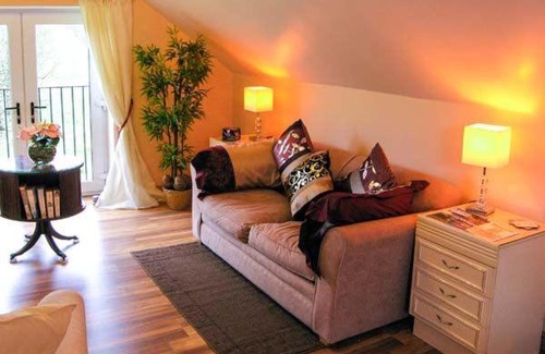 Melplash House | Petite Bella