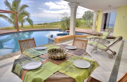 Petite-Ile Villa | Petite Ile - Architect's villa 4* - 6 people - 3 bedrooms - Swimming pool