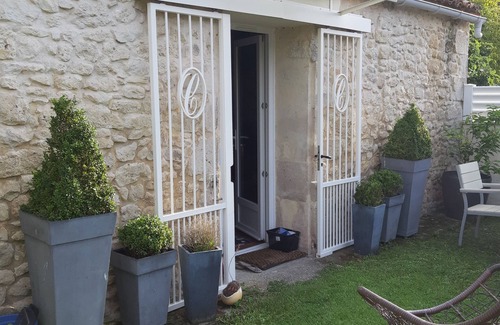 Civrac-en-Medoc House | Petite Maison DE Charme
