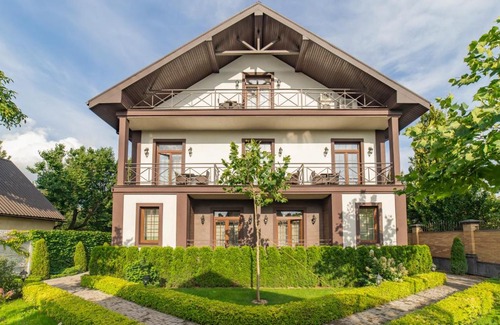 Shevchenkivs'kyi District Hotel | Petrani Nivki